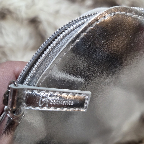 IT Cosmetics Shiny Silver Cosmetic Pouch - Picture 4 of 4